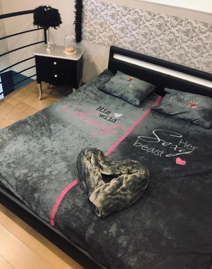 Loft D Isa Avec Wifi Netflix Apartment Gesves Luaran gambar