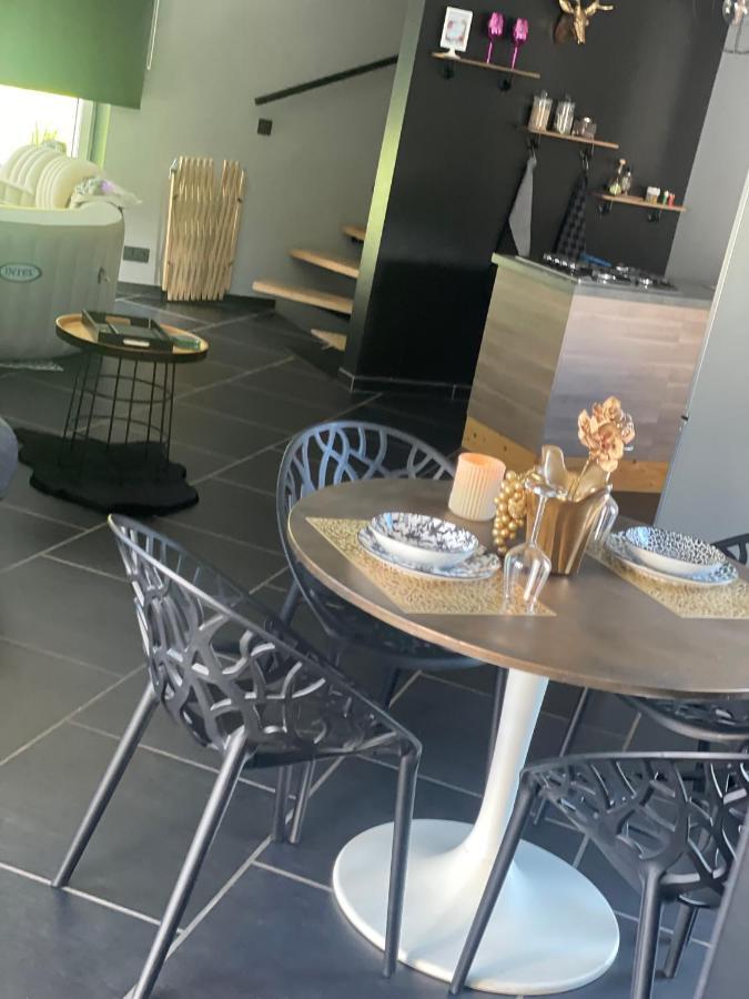 Loft D Isa Avec Wifi Netflix Apartment Gesves Luaran gambar