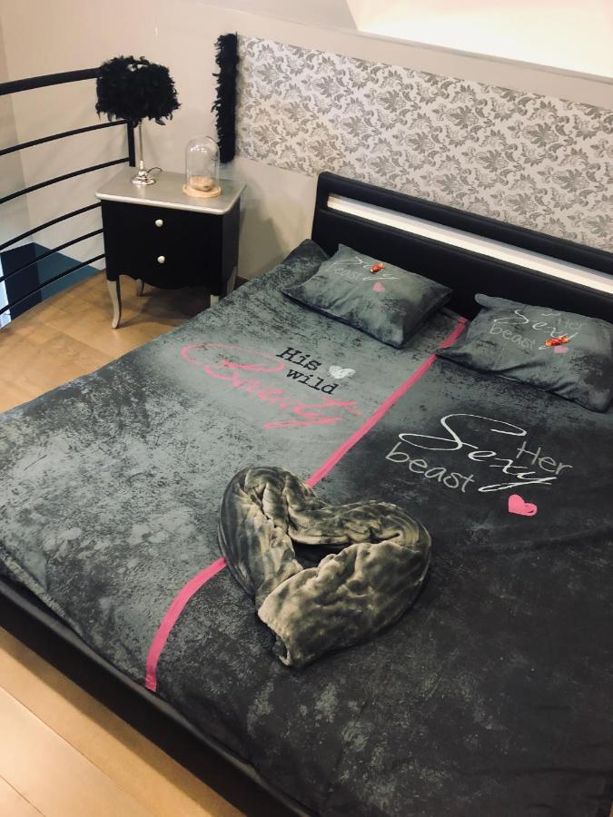 Loft D Isa Avec Wifi Netflix Apartment Gesves Luaran gambar